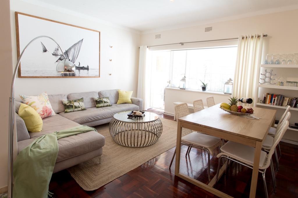 Caprice Camps Bay Apartment Room photo